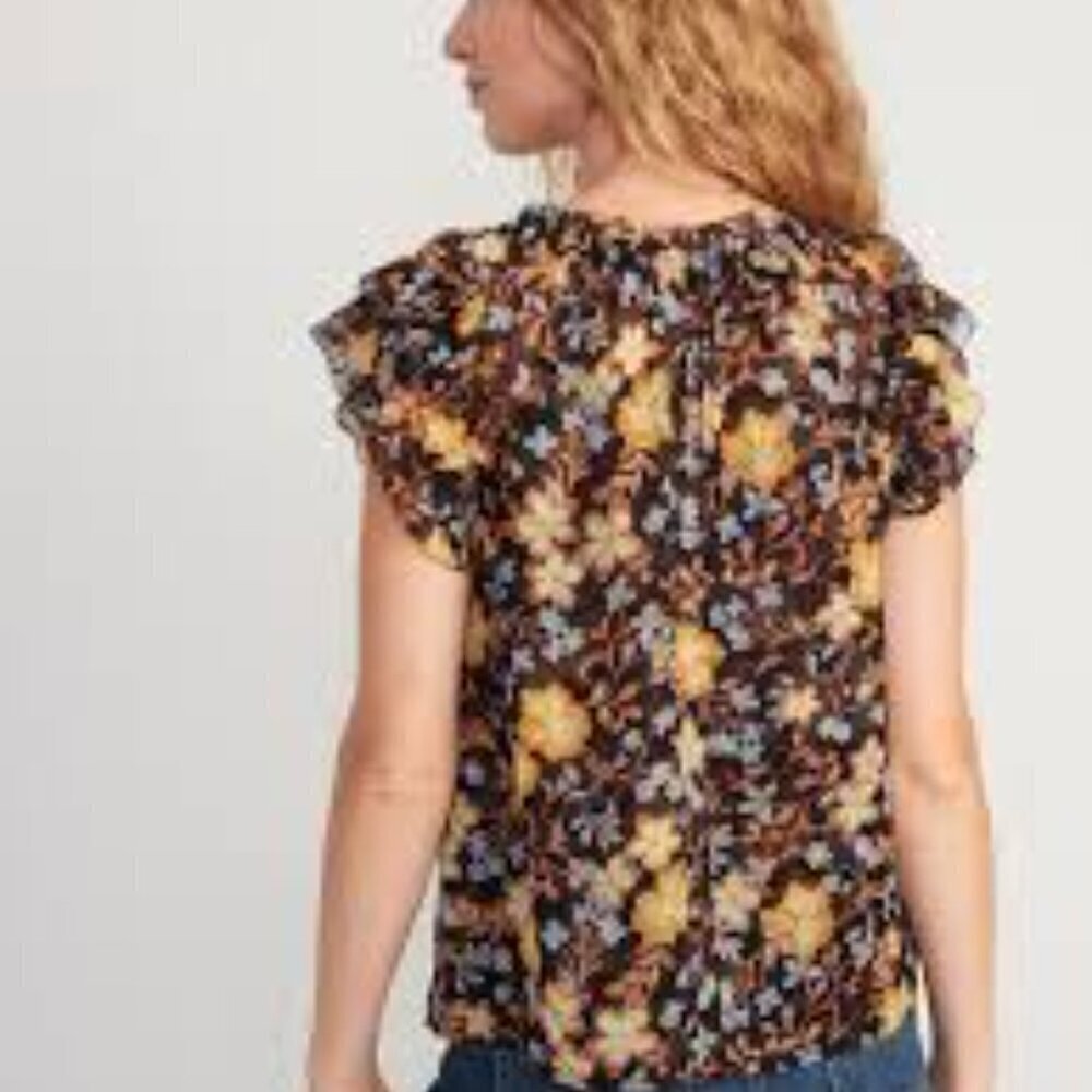 Women's Old Navy Flutter Sleeved Floral Smocked Blouse